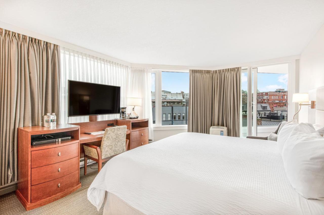Victoria Regent Waterfront Hotel & Suites Eksteriør bilde